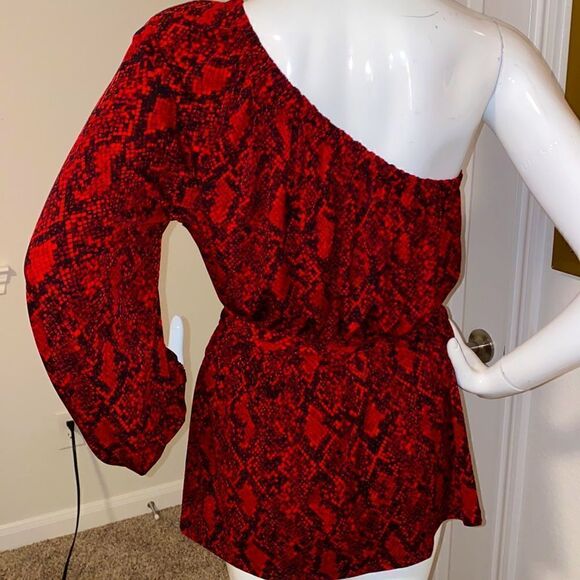 ❤️NEW MICHAEL Michael Kors Red Python Print Top - Picture 3 of 5
